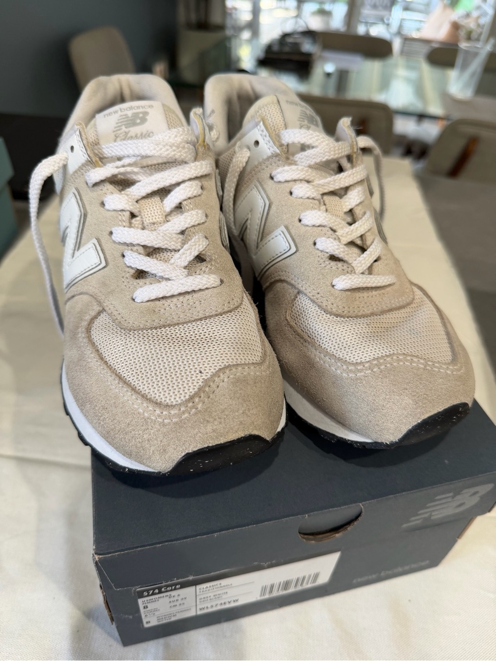 New Balance women’s Beige Classic Running Sneakers